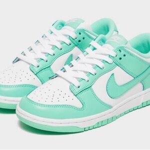 Nike Dunk Green Glow